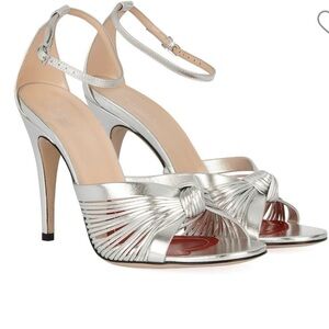 Authentic Gucci Crawford Metallic Silver Leather Knotted Strap Sandals